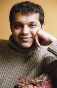 Headshot of Suketu Mehta