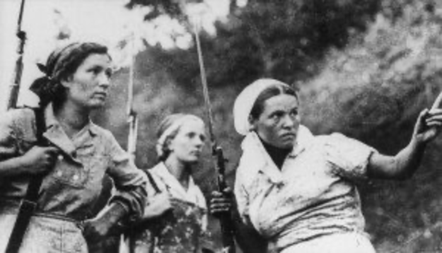An older, black and white image of three female Ukrainian Partisan fighters in Odessa